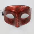 Masque de bal masqué vintage rouge demi-visage pour fête d'Halloween et accessoire de costume. - Haut Plat Texturé / Cuivre Rétro