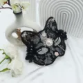Maschera da gatto in pizzo nero con perle e strass, perfetta per feste in maschera. - Maschera Catwoman Nera (Strass Petalo)
