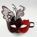 Rot-schwarze venezianische Maske Schmetterling Metall Strass Karneval Party Maske - Einheitsgröße / Eisen Schmetterling Strass Cool Rot Maske