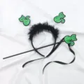 Diadema de plumas negras de Halloween y juego de varitas con gatos de lentejuelas verdes - Juego de Diadema y Varita (Orejas de Gato de Dibujos Animados de Lentejuelas Verdes)