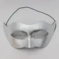 Maschera veneziana argentata per feste in maschera. Finitura metallica con fascia elastica. - Maschera Composita Argentata
