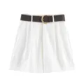Pantalones cortos plisados de talle alto para mujer pantalón blanco con cinturón - XS / Blanco