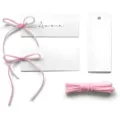 Conjunto de tarjetas de mesa blancas con cinta rosa, elegantes etiquetas de nombre, bricolaje. - 50 tarjetas con cuerda / Rosa