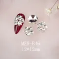K9 Kristall Nagelkunst Strasssteine 12x12mm Herz Blume Legierung Nagel Charms Maniküre - Cluster Edelstein Blumen Stil (MZH-B46)