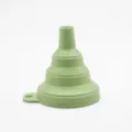 Embudo de silicona plegable verde con agujero para colgar, herramienta telescópica de cocina. - Sin Embalaje / Verde