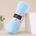 Serviette roulée en polaire corail bleu clair avec joli bandeau cadeau, très absorbante. - 35*75 (avec emballage) / Bleu