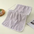 Zachte gestreepte koraalfleece badhanddoek met witte biezen en hoge absorberendheid. - Randafwerking / Handdoek 30*60cm / Grijs