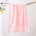 Roze koraalvlies badhanddoek met verenprint 70x140cm absorberende zachte stranddoek. - Veer Roze