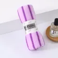 Asciugamano arrotolato in velluto di corallo ad alta densità con design a righe ed elegante. - Righe sottili - Viola