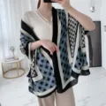 Elegant foulard carreaux bleu et noir, belle etole de mode polyvalente pour femme. - Plus de 175cm / Football Gris