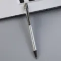 Metall Kugelschreiber mit gestreiftem silbernem Schaft und schwarzem Clip für das Büro. - Stil 3#