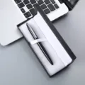 Stylo a bille en metal de luxe dans coffret cadeau noir avec doublure pour bureau. - Stylo noir brillant avec étui à stylos