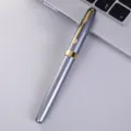 Elegante grijze metalen vulpen met gouden clip voor kantoor en kalligrafie schrijven. - 0.7mm / Grijs