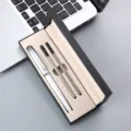 Coffret cadeau stylo en métal avec stylo argenté blanc et deux recharges pour le bureau - Stylo blanc et étui avec 2 recharges