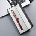 Bolígrafo de metal rojo en caja de regalo negra, papelería elegante y regalo corporativo empresarial. - Bolígrafo rojo encanto con estuche 042#