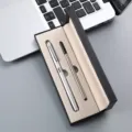 Business minimalistischer Kugelschreiber Geschenkbox Set, silberne Metallstift Variante. - Silberfarbener Stift & Stiftebox mit 1 Mine