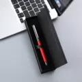 Set de stylo signature en boîte noire, élégant cadeau d'affaires et stylo publicitaire. - Boîte en papier à fermeture magnétique / Rouge