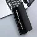Coffret cadeau stylo signature en métal avec boîte noire élégante pour bureau et entreprise. - Boîte en papier à fermeture magnétique / Damier
