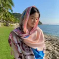Chic floral print beach shawl and sun protection head scarf for women holiday style. - 88182321
