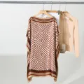 Vrouwen elegante boothals geometrische print losse top zomer lichtgewicht pullover blouse - 90X90cm losse korte stijl / Stijl 19