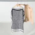 Zwart-wit geometrisch geprinte wijde poncho top, elegante zomerse zonbescherming strandkleding. - 90X90cm losse korte stijl / Stijl 21
