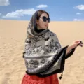 Écharpe de protection solaire style ethnique motif éléphant noir et blanc plage femme - Variante 215