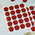 Retro red wax seal stickers for wedding invitations and gift packaging, 100 pieces. - 100 Pieces/Pack / Red