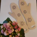Hölzerne Handschuh-Spanntafeln Set, DIY-Webwerkzeuge Detailansicht mit Blumenmuster und Naturholz. - S / Blumenstil