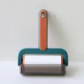 Rouleau anti-poils avec poignée base anti-poussière épilateur pour animaux rouleau 1p - 1 manche + 1 rouleau de papier (couvercle anti-poussière inclus) / Bicolore orange et vert
