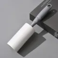 Rouleau anti-poils portable avec poignée grise pour épilation et nettoyage de vêtements. - Poignée + Recharge 40 Feuilles / Gris