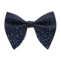 Vista dettagliata di un papillon blu scuro di lusso con strass da uomo, accessorio elegante. - Blu Marino