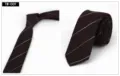 Corbata slim de algodón para hombre con rayas diagonales blancas, corbata de negocios de 6cm. - TW-009 (Marrón Oscuro)
