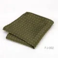 Groene heren pochet met witte stippen, klassiek pak accessoire voor zakelijke mode. - Groene en Witte Stippen