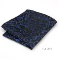 Pañuelo de bolsillo para hombre negro con bordado floral azul, accesorio elegante para traje. - Negro Azul Vid Bordado