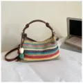 Borsa a tracolla in paglia a righe colorate da donna, elegante borsa da spiaggia estiva. - Multicolore Con Ciondolo