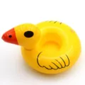 Niedlicher aufblasbarer gelber Enten Getränkehalter Pool schwimmender Becherhalter 1Stk - Enten-Untersetzer