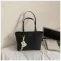 Casual μαύρη τσάντα tote για γυναίκες, μεγάλη τσάντα ώμου για καθημερινή χρήση. - Με Κρεμαστό / Μαύρο