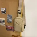 Minimalistische Nylon Brusttasche Beiges Casual Sling Bag Leichte Umhängetasche - Khaki