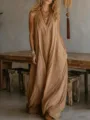 Vista detallada del vestido largo casual sin mangas en tela de algodón color camel con bolsillos. - Camel