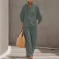 Detailansicht des lässigen Leinen-Zweiteilers für Damen, mit Langarmhemd und langer Hose. - S / Oberteil und Hose / Lila
