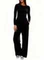 Schwarzes Samt-Lounge-Set Detail mit Langarm-Oberteil und hochgeschnittener Kordelhose. - XS / Oberteil und Hose / Schwarz