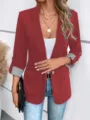 Eleganter roter Damenblazer mit figurbetontem Schnitt, Ärmel mit gestreiftem Futter. - S / Rot