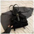 Sac à dos vintage noir mat pour femme, grande capacité idéal pour le voyage et l'usage. - Noir