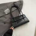 Stylish black shoulder underarm bag for women, trendy minimalist design, perfect for daily wear. - Without Pendant / Black