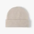 Gorro de punto acanalado en beige, elegante gorro de invierno con vuelta, cálido y cómodo. - Talla única / Beige