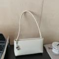 Minimalistiki tsanta omou baguette gia gynakes, polychristiki tsanta mashalis apo PU derma. - Με Κρεμαστό / Λευκό