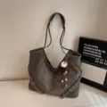 Vintage large capacity slouchy shoulder bag for women, stylish autumn winter commuting tote bag. - With Charm / Gray