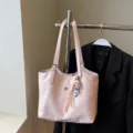 Pink large capacity women tote bag stylish shoulder bag fashion commuter handbag new style - With Pendant / Pink