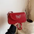 Sac à épaule rouge pour femme, élégant sac sous les bras avec broderie de papillon blanc. - Sans pendentif / Rouge