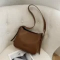 Herfst winter vintage vrouwen bruine PU lederen schoudertas brede riem crossbody emmertas - Zonder hanger / Bruin